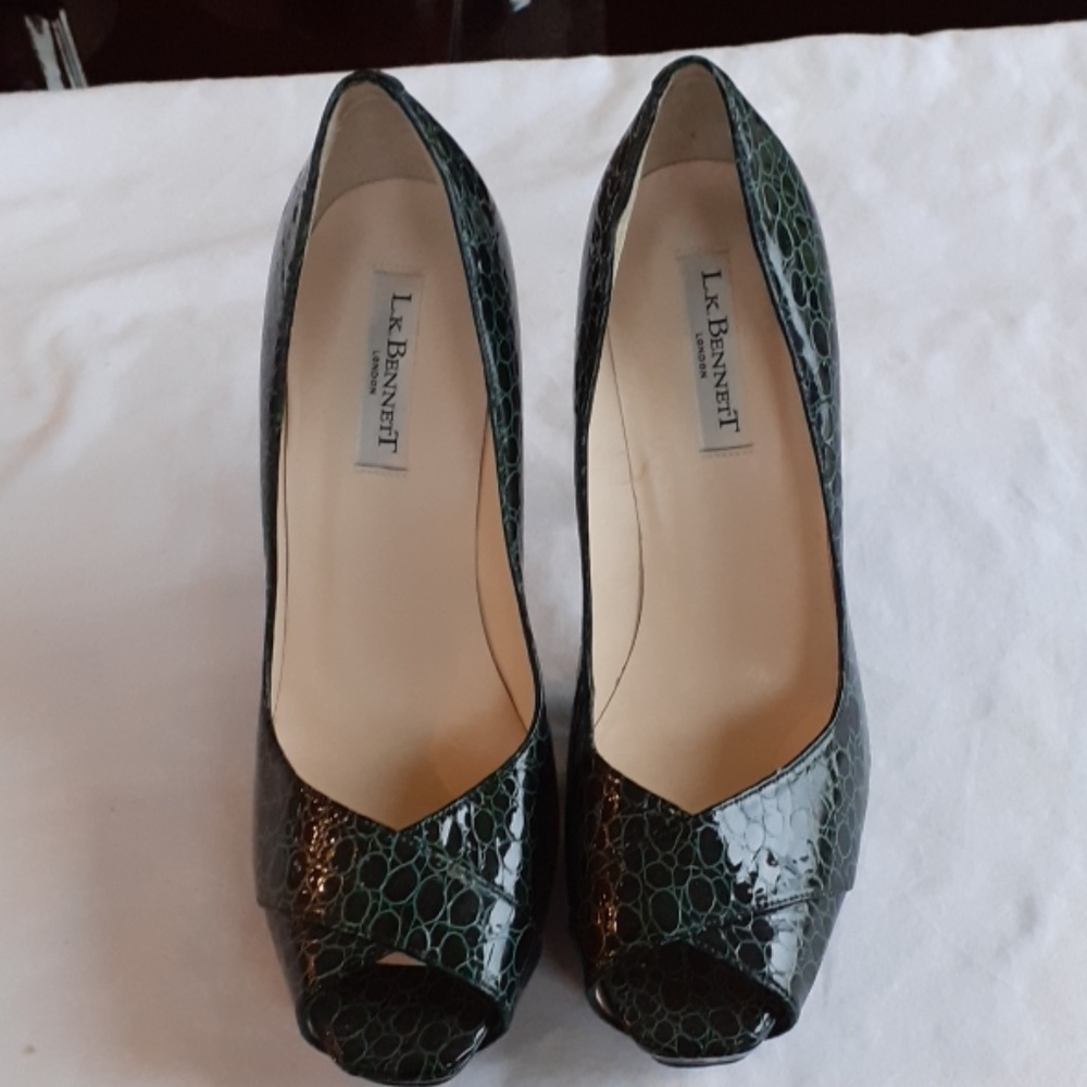 Shoes - Picture 2 of 4